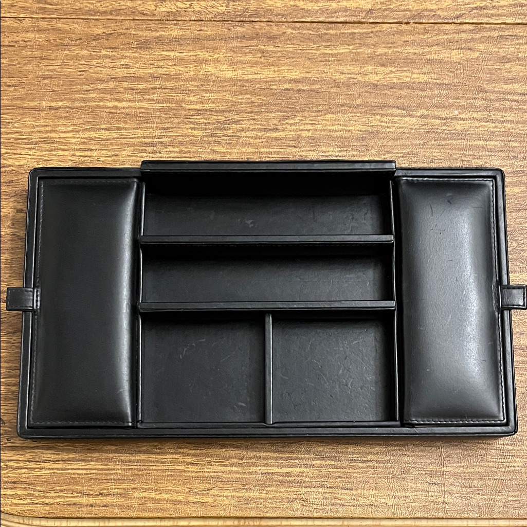 Coach Black Leather Valet Jewelry Watch Wallet 4 Trays And Two Side Suede Lining